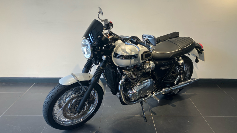 Triumph Bonneville T120 Diamond